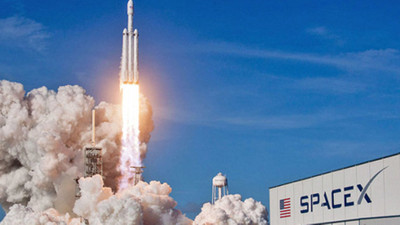 SpaceX'in roketi testi geçti