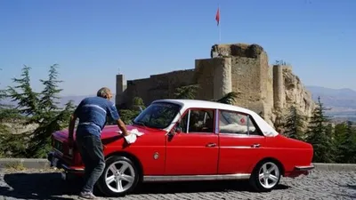 Bin TL'ye aldığı araca gözü gibi bakıyor: 100 bin TL verseler vermem