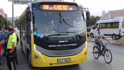 Maske takmayan yolcuya öyle bir şey yaptı ki...