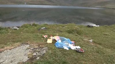 2 bin 740 metre rakımdaki Aygır Gölü de çöplüğe döndü!