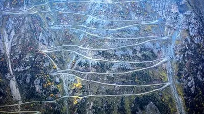 Türkiye'nin en tehlikeli yolu trafiğe kapandı