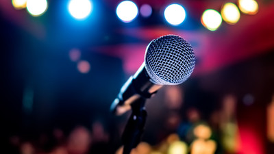 Karaoke partisisinde koronavirüslü mikrofon faciası