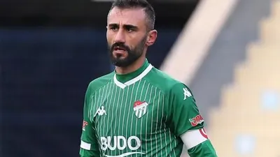 Selçuk Şahin futbolu bıraktı!