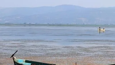 Marmara Gölü'nde su seviyesi 1,5'e kadar düştü