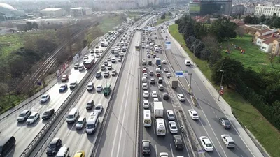 İstanbul'da trafik yoğunluğu yüzde 70'i geçti