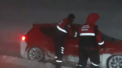 Sivas'ta kar ve tipi hayatı felç etti
