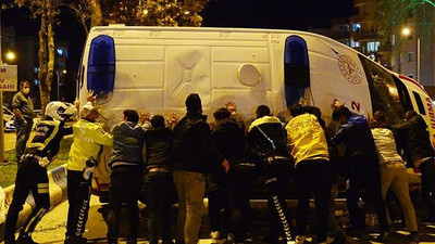 Taksi ile ambulans çarpıştı: 5 yaralı