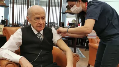 Bahçeli'nin ikinci doz korona aşısı yapıldı