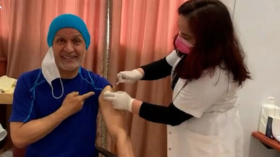 Ünlü oyuncu koronavirüs aşısı yaptırdı