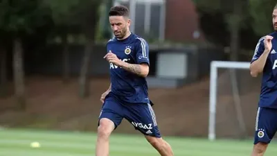 Fenerbahçe'de Gökhan Gönül futbolu bırakıyor mu?