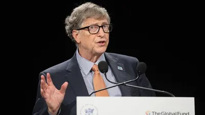 Bill Gates: Üçüncü doz aşıya ihtiyaç olabilir