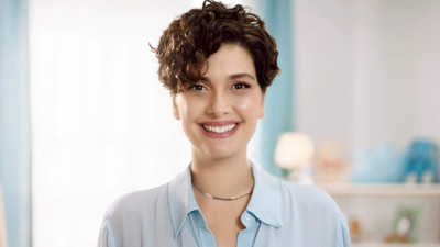 Bergüzar Korel'e iğrenç sosyal taciz!