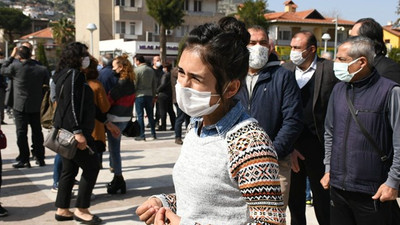 Canlı derste çok ses çıkardığı için öğretmene saldırdılar!