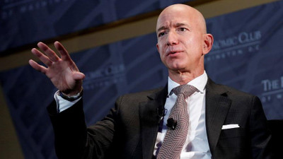 Jeff Bezos, CEO'luk görevini bırakıyor