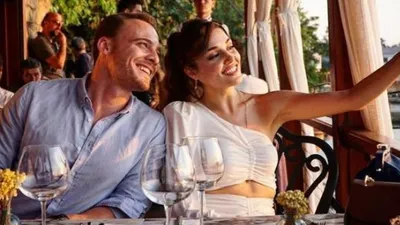 Hande Erçel ve Kerem Bürsin sette birbirine girdi