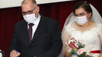 Pandemide sığındıkları otelde tanışan çift evlendi