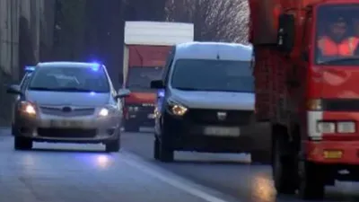 Hani yasaktı? Trafikte çakarlı araçlar yine ortaya çıktı