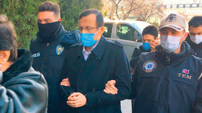 Bakan Akar'dan ''FETÖ’cü albay YAŞ’ta nasıl general oldu?” sorusuna yanıt