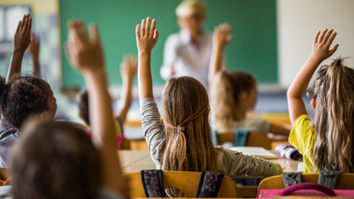 Yüz yüze eğitime koronavirüs engeli! İlçede okullar 10 gün tatil edildi
