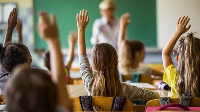 Yüz yüze eğitime koronavirüs engeli! İlçede okullar 10 gün tatil edildi