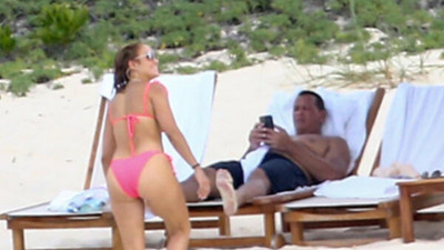 Jennifer Lopez küvet pozu güldürdü