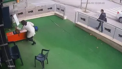 İnfial yaratan görüntüler! Hamile kediye şiddet kamerada