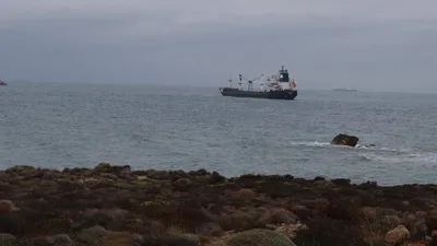 Çanakkale'de yük gemisi karaya oturdu