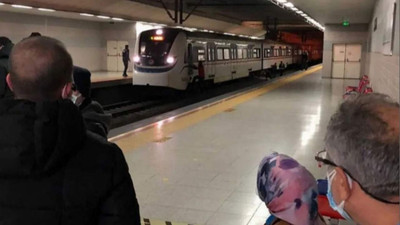 Trenin önüne atlayıp intihar etti