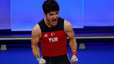 Milli halterci Muhammed Furkan Özbek Avrupa şampiyonu oldu