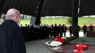 Turgut Özal kabri başında anıldı