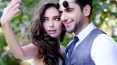 Neslihan Atagül ile Kadir Doğulu'dan aşk pozu