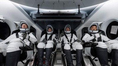 NASA, SpaceX ile uzaya 4 astronot gönderdi