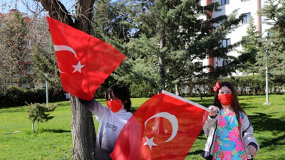 Alper Taşdelen'den çocuklara anlamlı hediye