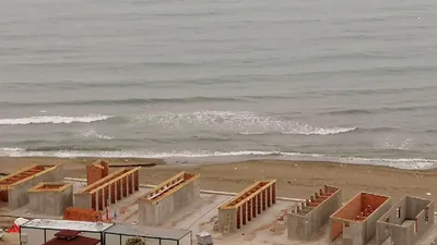 AK Partili belediyeden tepki çeken plaj projesi! Sahile beton döktüler