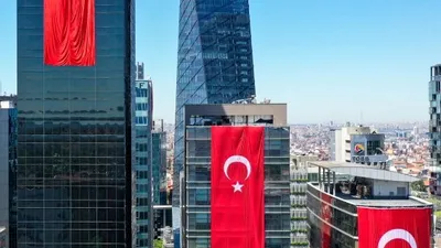 İstanbul'da yer gök kırmızı beyaz