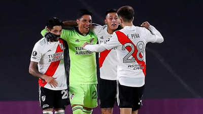 Futbol tarihinde görülmemiş olay: 20 futbolcu koronavirüse yakalanınca...