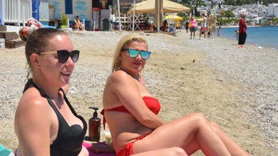 Polis plajda tek tek aradı: Konyaaltı Sahili'nde ilginç anlar