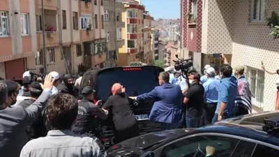 Ekrem İmamoğlu’nun konvoyuna saldırı