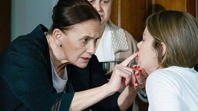Camdaki kız dizisinde büyük sır ortaya çıktı