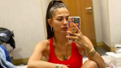 Demet Özdemir'in ayna pozuna beğeni yağdı