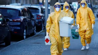 Salgında en yetkili ismin maske ve aşı mailleri ifşa oldu