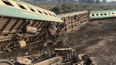 Yolcu treninin vagonu diğer trene çarptı: 30 ölü var!