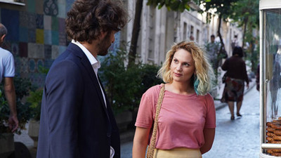 Farah Zeynep Abdullah’tan Masumlar Apartmanı ekibine çok özel sürpriz