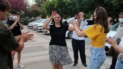 2 yıl süren boşanma davasını kazanınca bakın ne yaptı