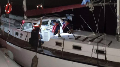 Yelkenli teknede 44 kaçak göçmen yakalandı
