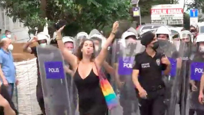 Onur Yürüyüşü'nde ilginç anlar... O dans etti, polis takip etti