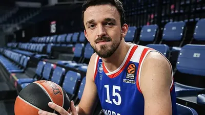 Milli yıldız Barcelona'ya imzayı attı