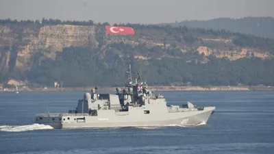 Rus savaş gemisi, Çanakkale Boğazı'ndan geçti