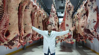 Genç girişimci, Japonya'dan getirip, masajla büyütüp, kilosunu 10 bin TL'ye satıyor