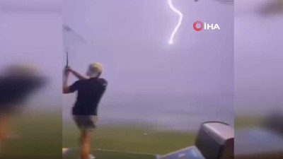 Golft topuna havada yıldırım çarptı... O anlar kamerada